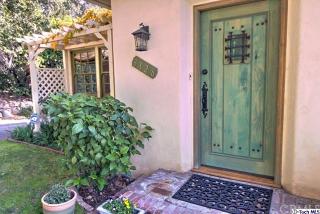 3128 Mount Curve Ave, Altadena, CA 91001-1706