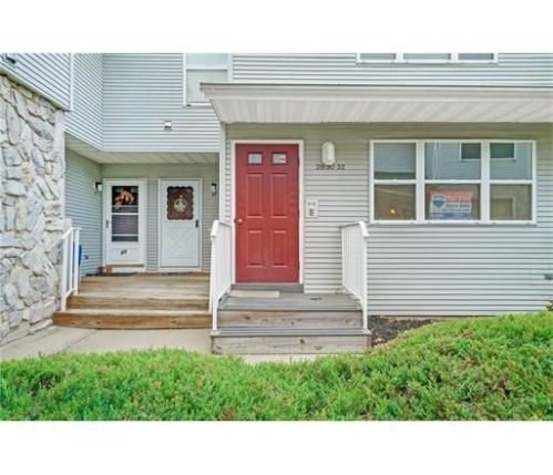 32 Kensington Dr, Piscataway NJ  08854-2168 exterior