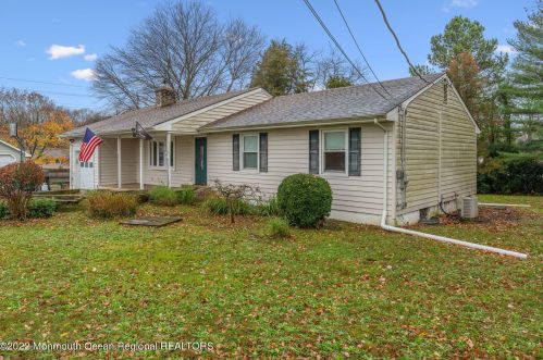 101 Millstream Rd, Upper Freehold Township, NJ 08514-2315