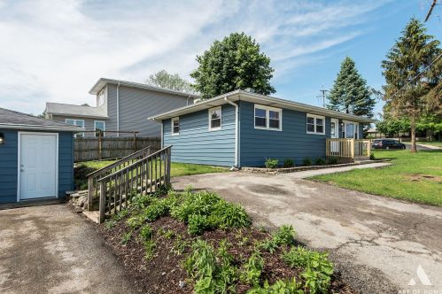 5801 Holmes Ave, Willowbrook IL  60514-1723 exterior