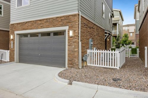 2418 Troy Ct, Aurora CO 80011-6641 exterior
