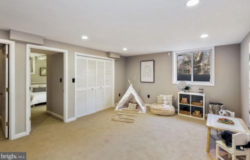 7318 Baltimore Ave, Silver Spring MD 20912-4101 exterior