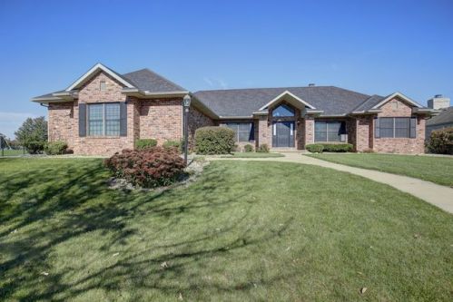 4302 Brittany Trail Dr, Champaign, IL 61822-8558