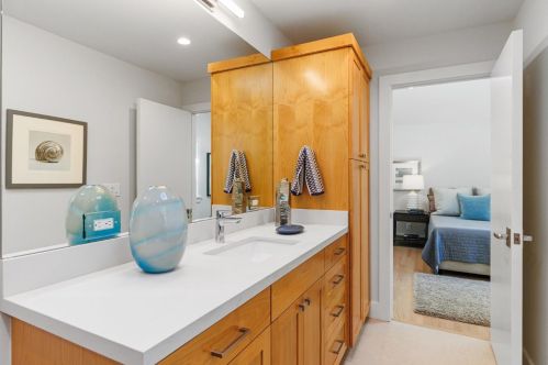 110 Pasa Robles Ave, Los Altos CA 94022-1235 exterior