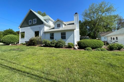 1048 Somonauk St, Sycamore, IL 60178-2519