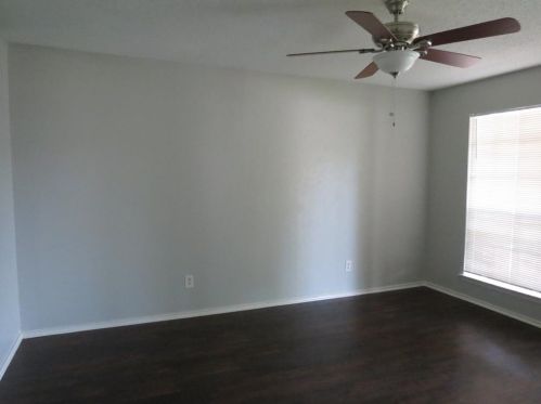 1458 Shorehaven Dr, Garland TX  75040-5932 exterior