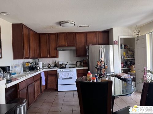 13204 El Cajon Dr, Desert Hot Springs, CA 92240-5821