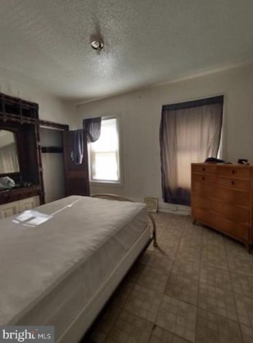 1946 23 St, Philadelphia PA 19145-2602 exterior