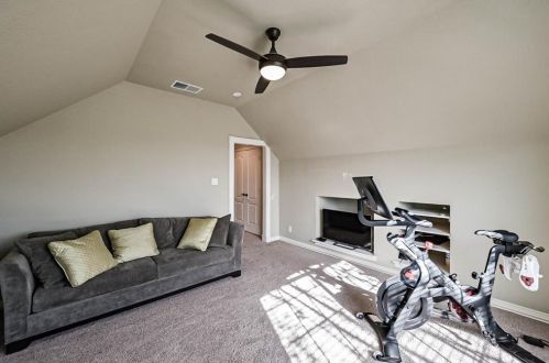 10512 Stonehill Dr, Fort Worth TX  76126-4547 exterior