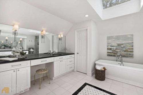 280 Cameron Ridge Dr, Atlanta GA  30328-4709 exterior