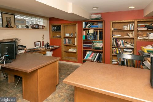 561 Crystal Lake Ave, Tavistock NJ 08033-2748 exterior