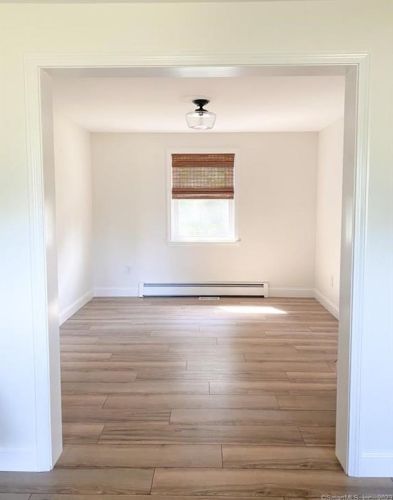422 River St, Windsor CT  06095-1321 exterior