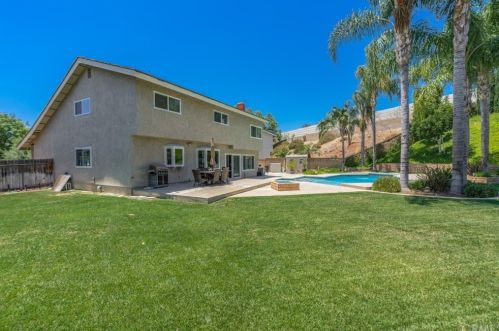 8198 Woodsboro Ave, Anaheim CA  92807-2519 exterior