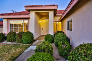 38834 Dianron Rd, Palmdale, CA 93551-3915