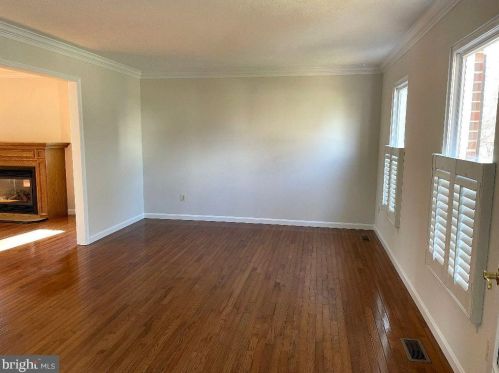 11209 Springfield Dr, Fredericksburg, VA 22408-1552