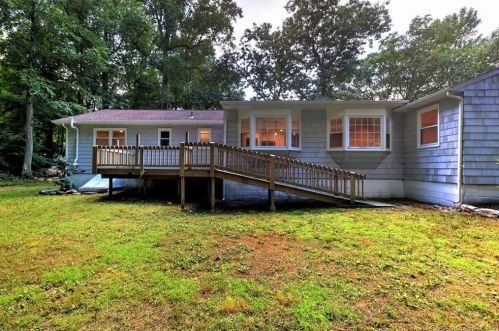 34 Brookwood Ln, Huntington CT  06484-2051 exterior