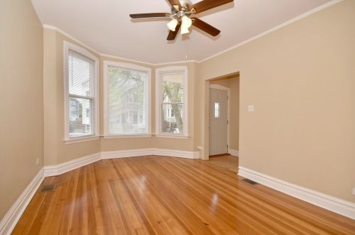 2735 Ridgeway Ave, Chicago, IL 60647-1133