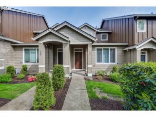 206 Newhouse Rd, Vancouver, WA 98663-1236