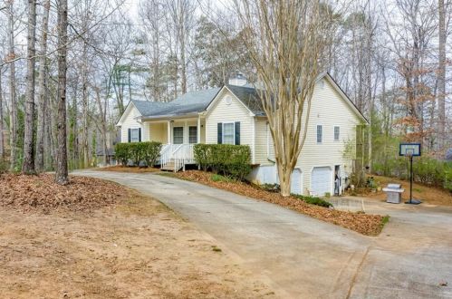 2003 Laurel Cv, Ball Ground, GA 30107-2655