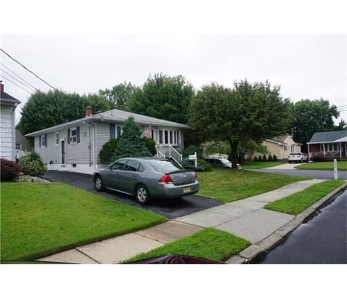 118 Summit Ave, Sewaren, NJ 07077-1218