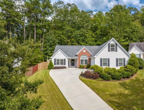 2200 Mina Lane Dr, Buford, GA 30518-4423