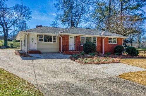 249 Hilltop Circle Ext, Mableton, GA 30126-4339