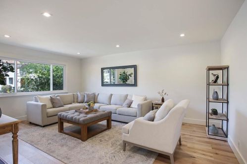 3184 Ross Rd, Palo Alto, CA 94303-4126