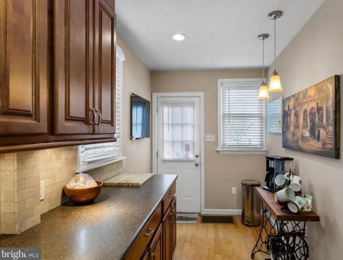 464 Holly Ave, Pitman NJ  08071-2302 exterior