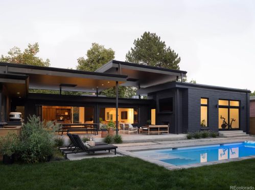 45 Dahlia St, Denver CO  80220-6308 exterior