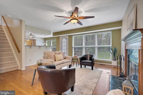 40 Melanie Hollow Ln, Fredericksburg, VA 22405-2870