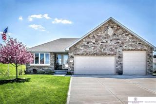 14937 Bodmer St, Bennington, NE 68007-5312
