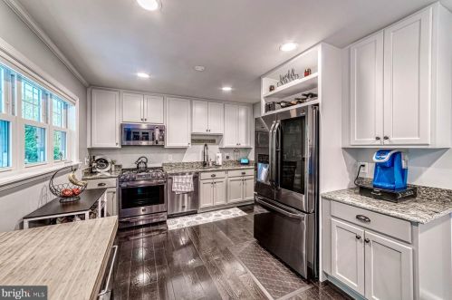 7219 Willow Oak Pl, Springfield VA  22153-1543 exterior