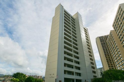 949 Ala Nanala St, Honolulu HI  96818-2952 exterior