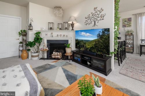 31 Kyle Way, Trenton NJ 08628-2525 exterior