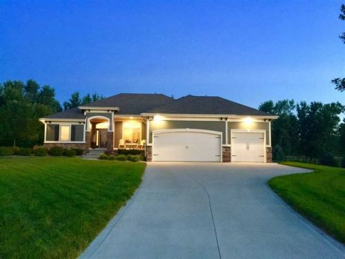 842 Brookside Dr, Jefferson, SD 57038-6891