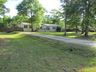 16416 Crockett Bend Dr, Conroe TX  77303-4921 exterior