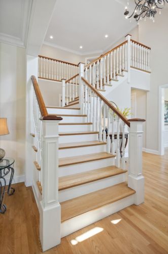 267 Middaugh Rd, Willowbrook IL  60514-1067 exterior