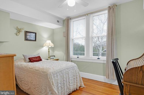 525 Park Blvd, Haddonfield NJ  08033-2938 exterior