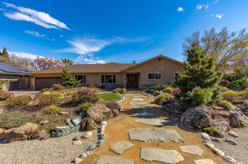 629 Royce Ln, Chico, CA 95973-8604
