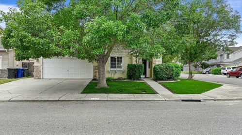 2225 Woodbury Dr, Modesto, CA 95355-2667