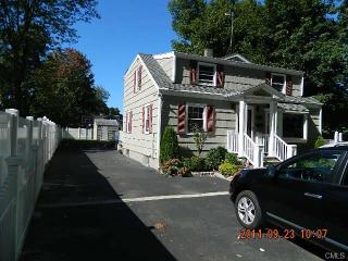 7 Tracey St, Norwalk, CT 06850-2519