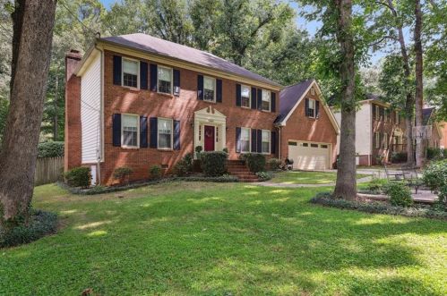 1164 Staples Dr, Lilburn, GA 30047-2384