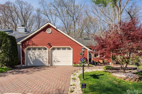 31 Portsmouth Dr, Old Bridge, NJ 08857-3116