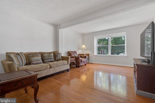 14235 Castle Blvd, Silver Spring, MD 20904-4701