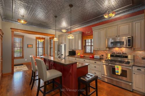 1003 Walter St, Lemont IL  60439-3920 exterior