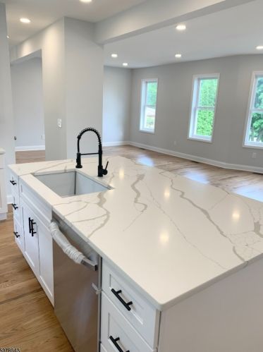 10 5th Ave, Dover NJ  07803-3241 exterior