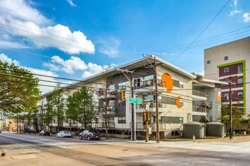 1111 Akard St, Dallas TX 75215-1020 exterior