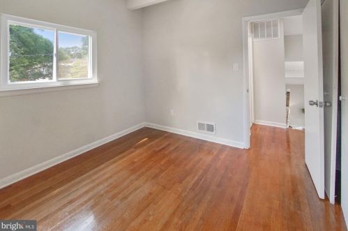 11413 Fairoak Dr, Silver Spring MD 20902-3137 exterior