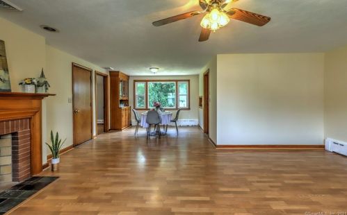 91 Wrinn St, Wallingford CT  06492-3141 exterior