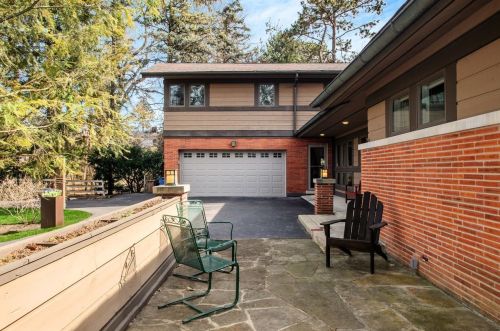 409 Ridge Ave, Willowbrook IL  60514-2705 exterior
